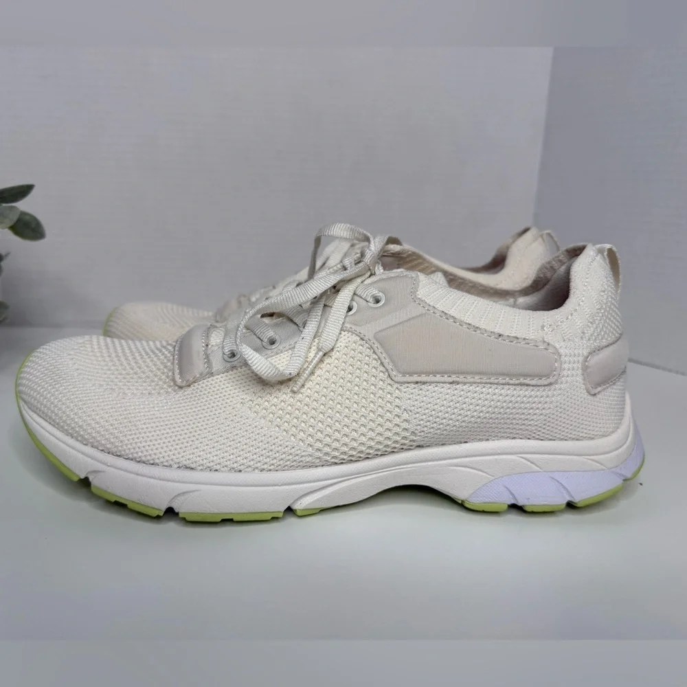 Vionic Endure Women's Lace Up Arch Supportive Sneaker Size 10 Active/Streetwear